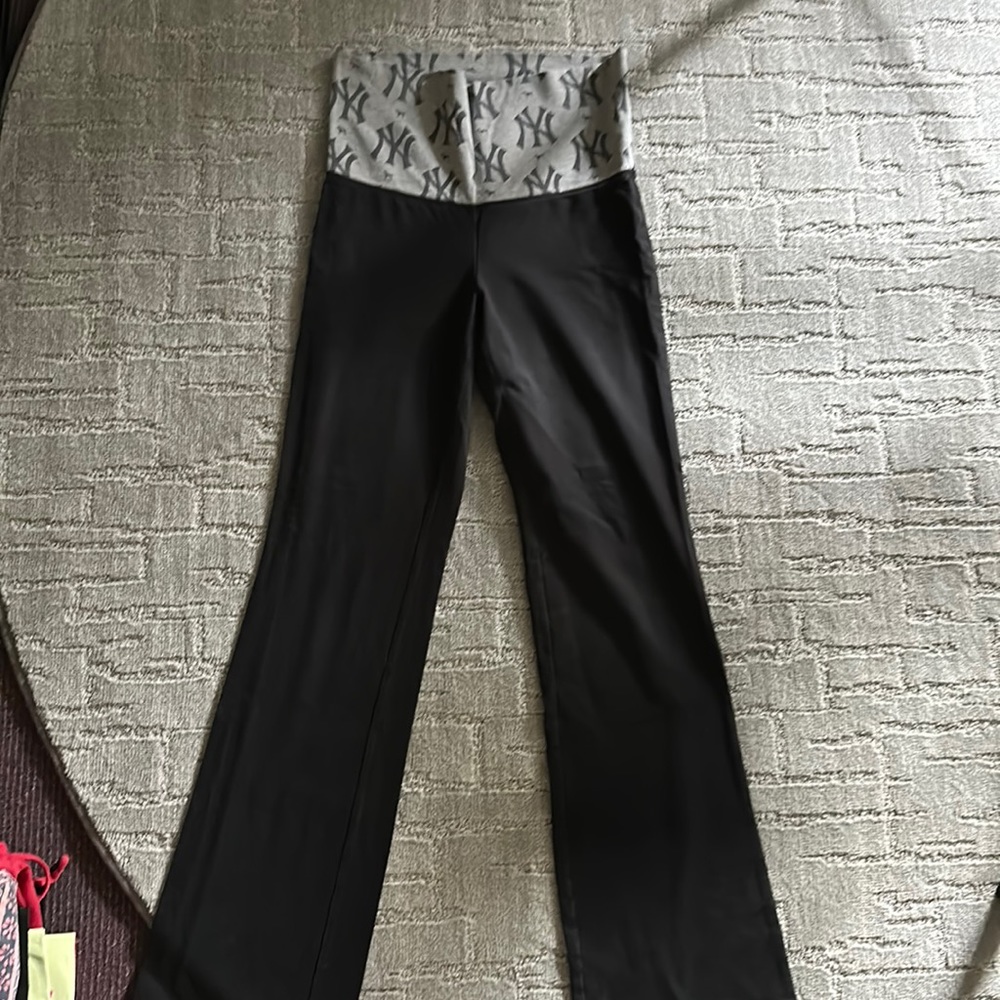 Love pink wide leg leggings